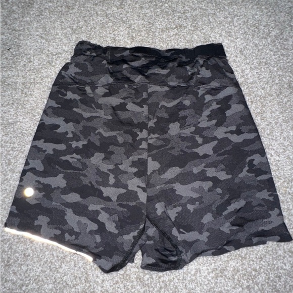 Lululemon Surge Short *Liner 6" Variegated Mesh Camo Black - Picture 2 of 3